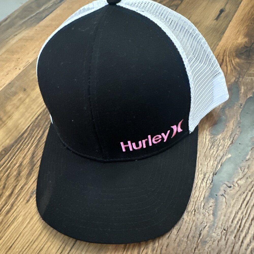 Hurley Womens Black Pink Logo Trucker Hat NWT Skater Beachy Ride Snap Back